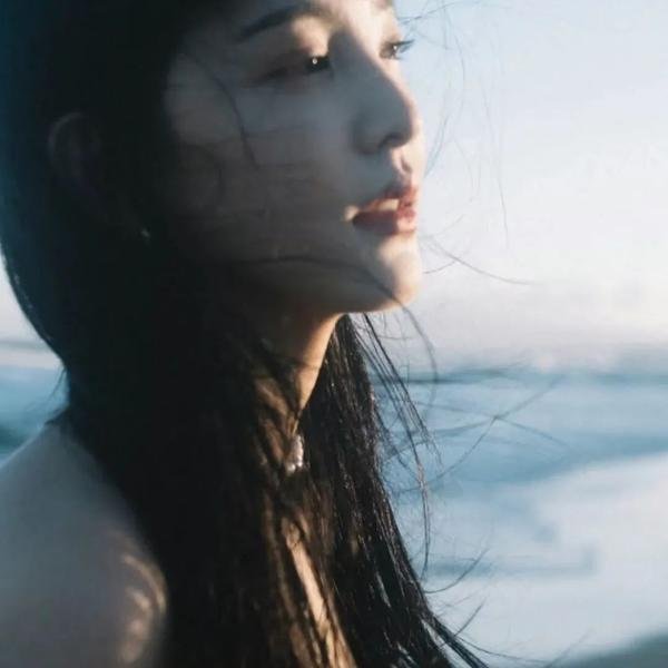 女孩和蜘蛛